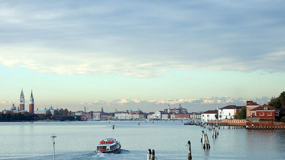 visit san lazzaro degli armeni privately 