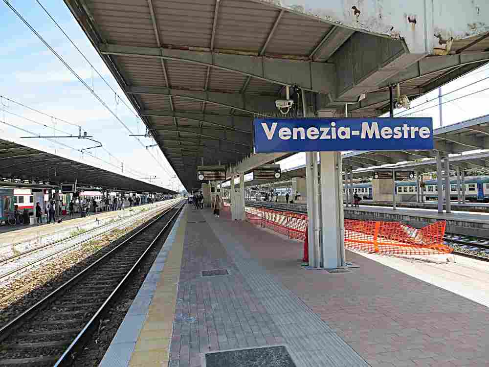 mestre train station (Mister No, CC BY 3.0, via Wikimedia Commons)