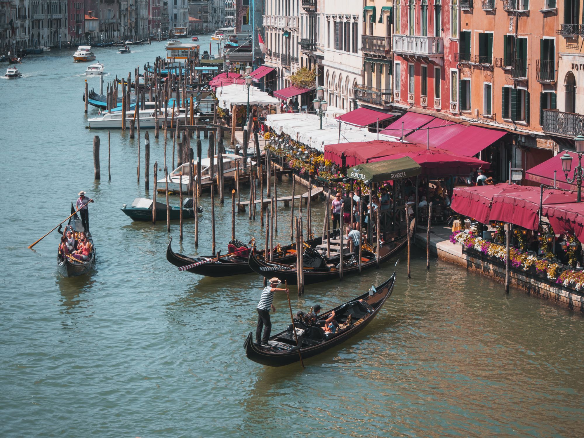 What not to do in Venice. In the pic: view of Venice (Photo by Daniel Frank - pexels)
