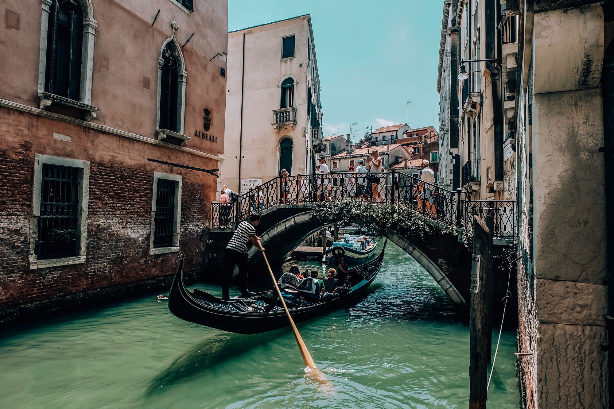 approach the locals while in Venice. In the pic: Venice gondola (Photo by Julia Khalimova - pexels)