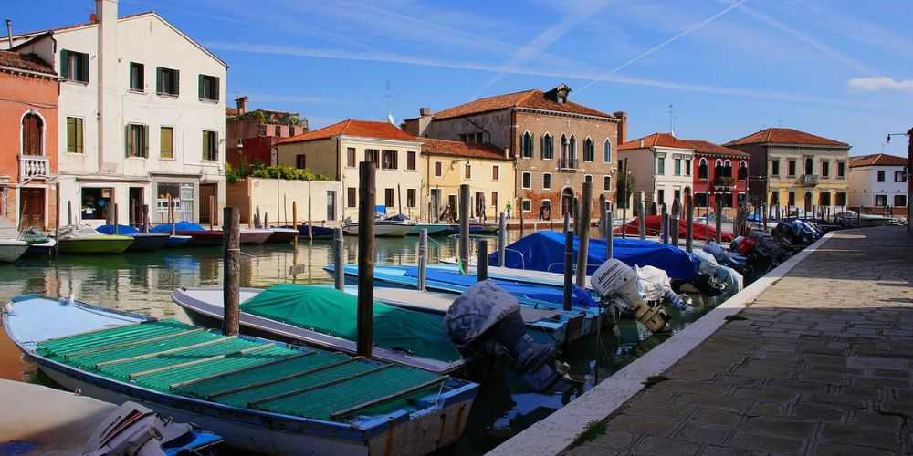 private transfers from the airport of Venice to the islands (Edmund Hochmuth da Pixabay)