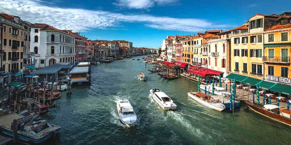 how much is a water taxy in Venice (Foto di IdaT da Pixabay)