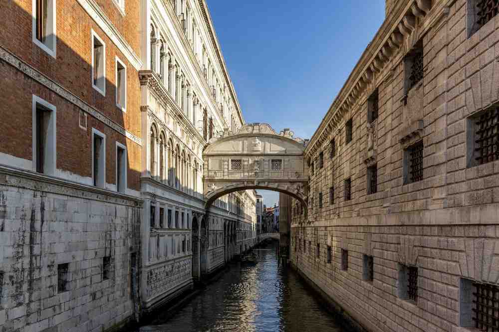 famous bridge of venice (Cédric Lambert da Pixabay )