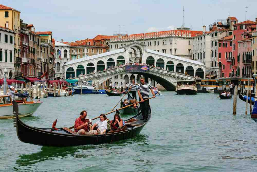 bridges over grand canal (Gerhard Bögner da Pixabay )