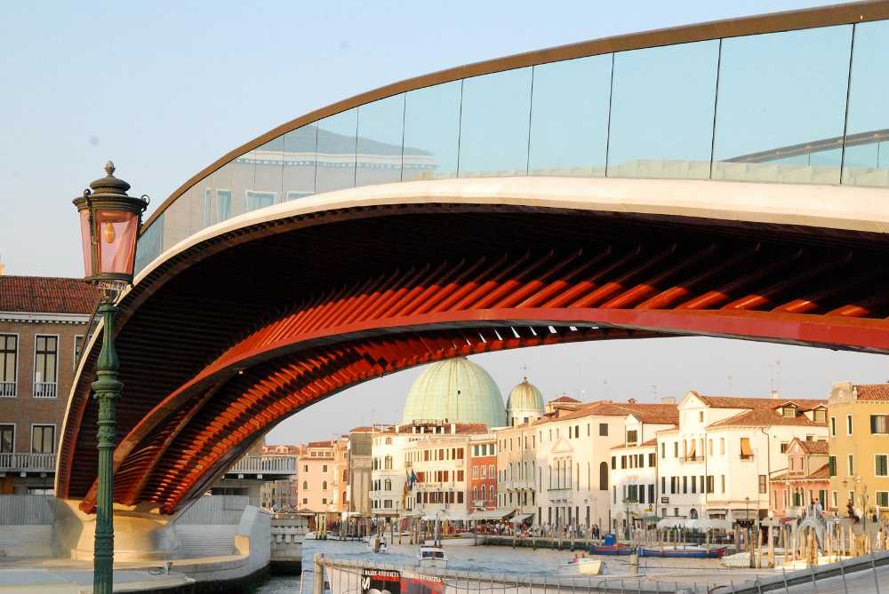 among venice's bridges, the ponte della constituzione (marco massarotto - flickr - CC BY-NC-SA 2.0)