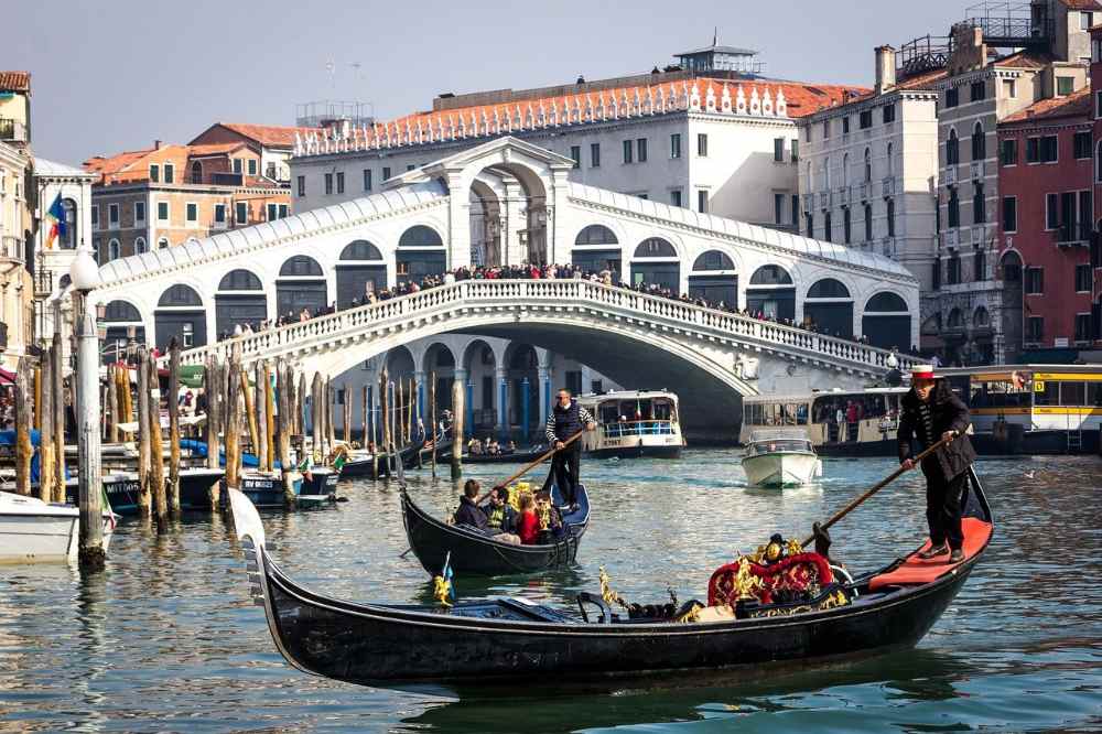 gondola ride in Venice grand canal, all you need to know (Ruth Archer da Pixabay )
