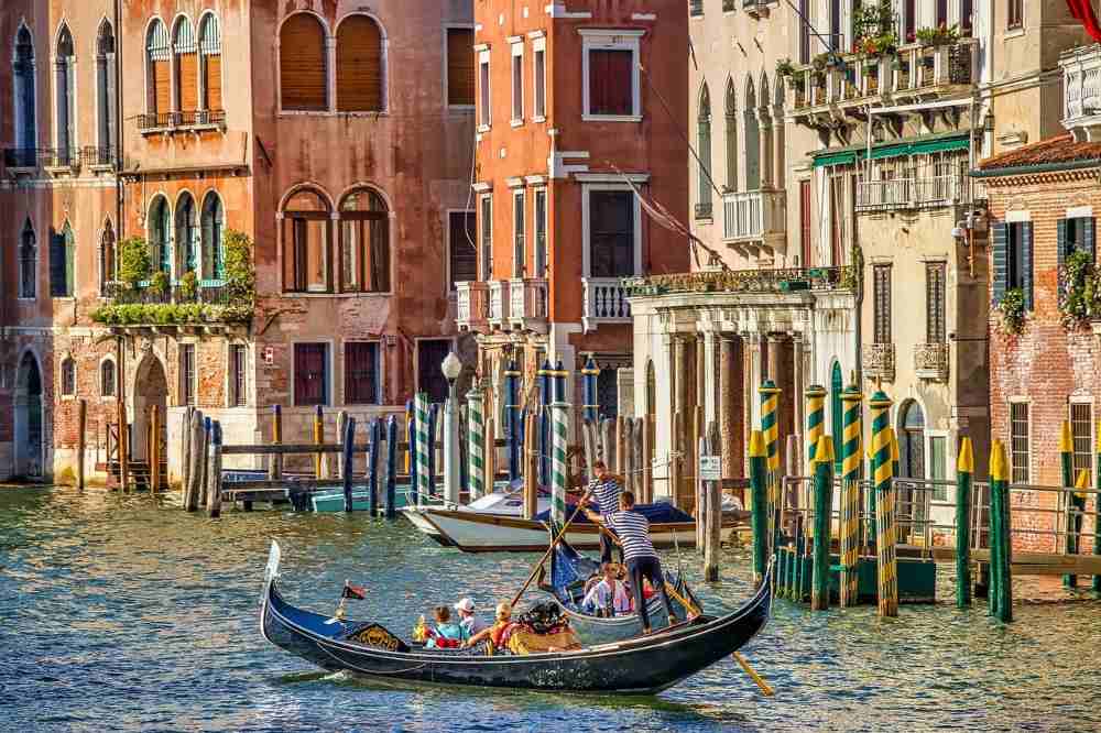 experience venice gondola cruise (Andrzej da Pixabay )