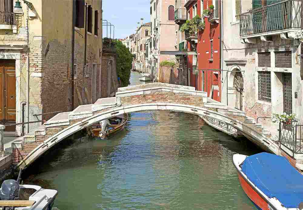 Ponte del Chiodo in Cannaregio sestiere, north of venice