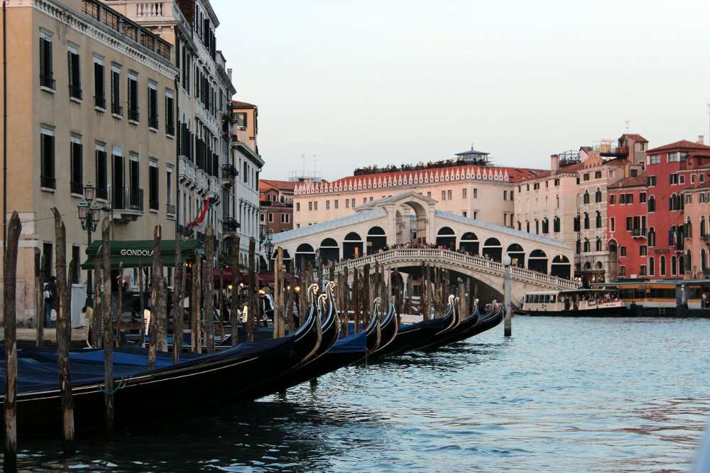 ponte di rialto over the grand canal (pixabay)