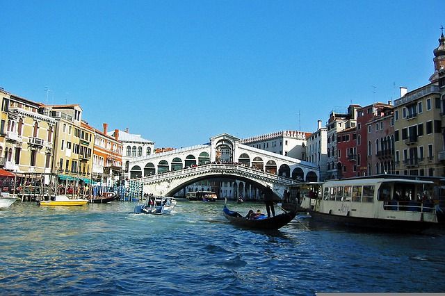 history of the ponte di rialto in venice (Steph684 da Pixabay )