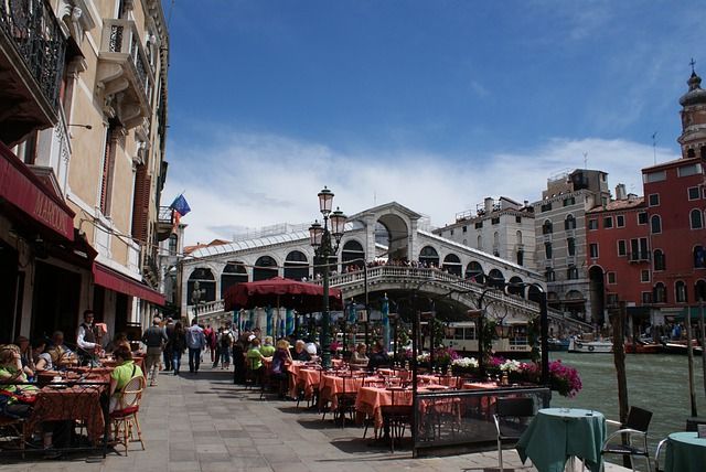 what to do near rialto bridge in venice (Donna Opfer da Pixabay )