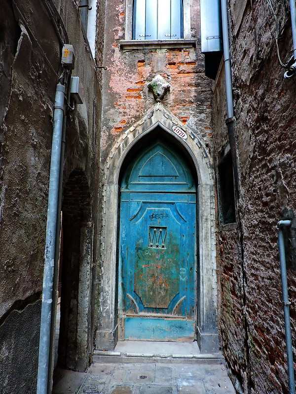 blue door venice, most beautiful instagram photo venice
