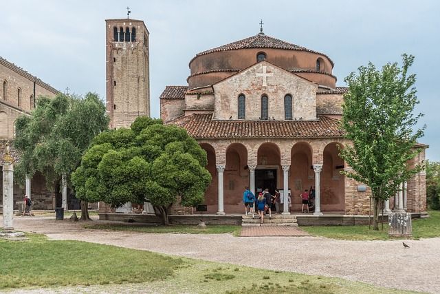 cathedral of santa maria assunta - https://pixabay.com/it/photos/casa-chiesa-bizantina-architettura-3539324/