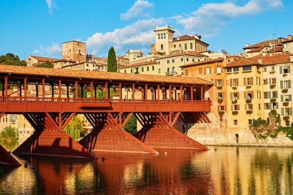 bassano del grappa for your day trips from venice - Foto di NakNakNak da Pixabay 