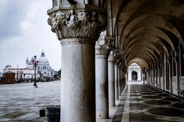 what to do in Venice when it floods - Photo by Massimo Adami on Unsplash