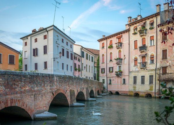 treviso for a day excursion from Venice - Foto di Leonhard Niederwimmer da Pixabay 