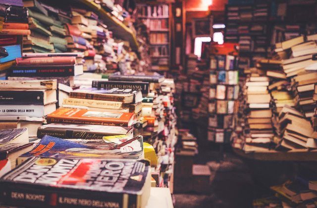 acqua alta venice bookstore