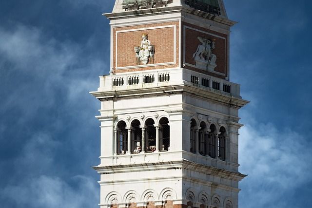 most important things to do in san marco venice - https://pixabay.com/it/photos/torre-piazza-san-marco-venezia-7116308/