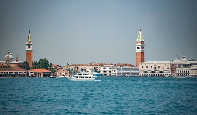 things to do in san marco district in venice italy - https://pixabay.com/it/photos/venezia-italia-piazza-san-marco-5186620/