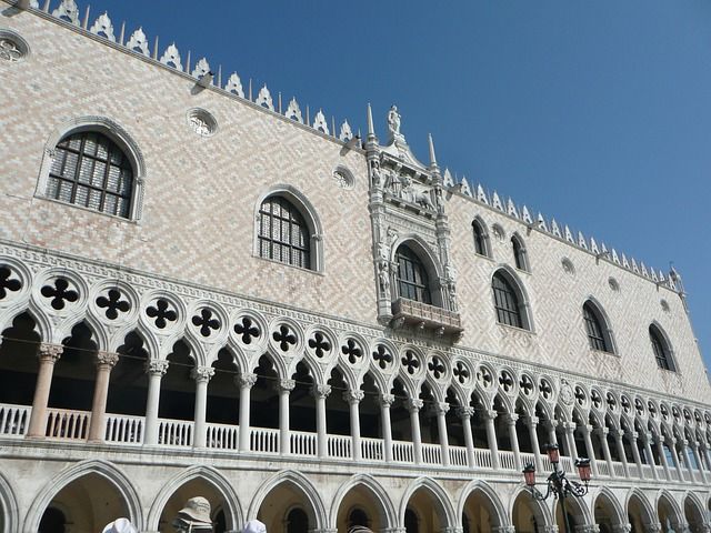 venice doge's palace palazzo ducale - https://pixabay.com/it/photos/piazza-san-marco-venezia-916951/