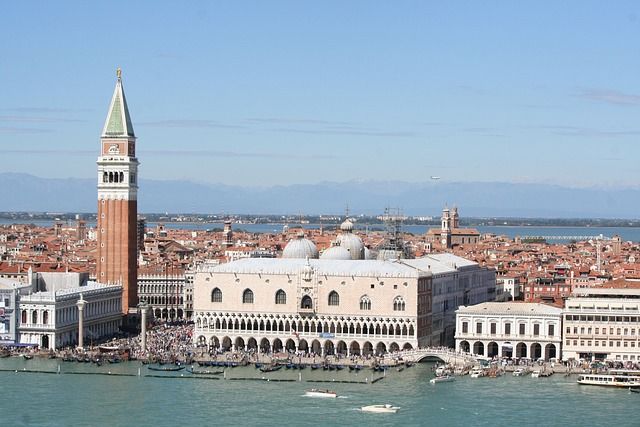 entry fee venice - https://pixabay.com/it/photos/piazza-san-marco-venezia-821279/