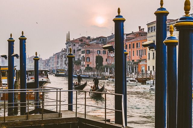 experiences for honeymooners in venice