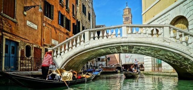 how long to stay https://pixabay.com/it/photos/venezia-italia-ponte-oceano-volte-1718664/