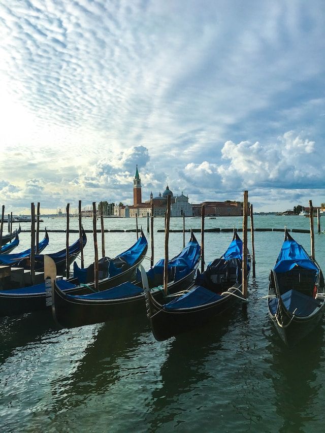 san giorgio maggiore in venice - https://unsplash.com/photos/X_nDtgkREuM