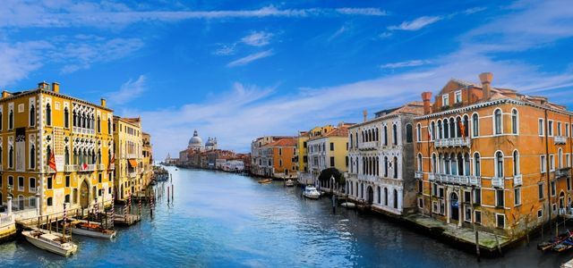 venice travel guide - https://pixabay.com/it/photos/venezia-architettura-edifici-canale-3130323/