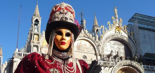 venice https://pixabay.com/it/photos/venezia-carnevale-682257/