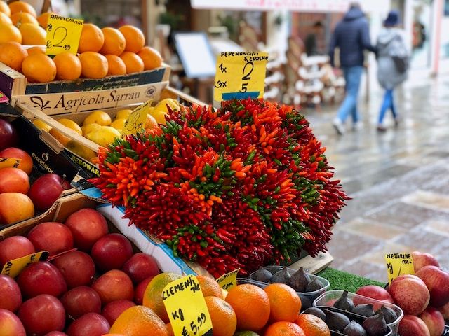 venice cuisine history - https://unsplash.com/photos/wGVIysO3OLE