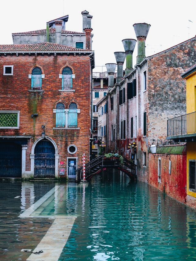 non touristy things to do in venice italy - https://unsplash.com/photos/5Zu66mi5DRI