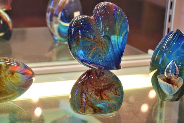 best venice souvenirs: murano glass https://unsplash.com/it/foto/wez9YMHO2aY