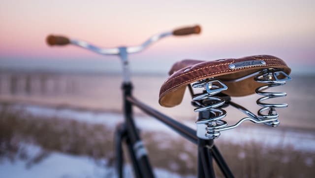 venice by bike https://unsplash.com/it/foto/mZz_kW1SQQc