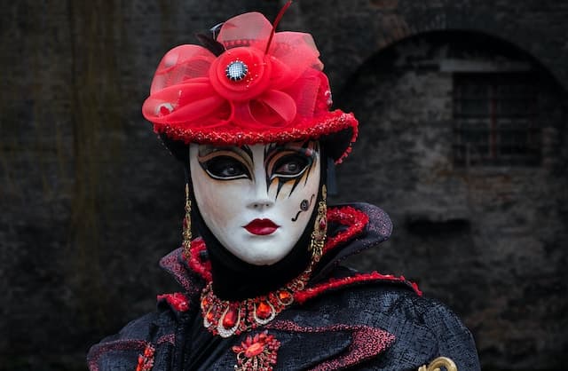 carnevale https://unsplash.com/it/foto/kiO8Vk-DgpQ