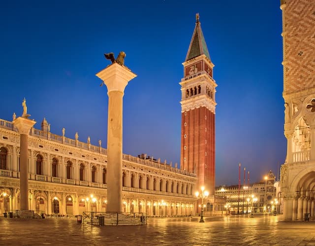 long weekend in venice italy https://unsplash.com/it/foto/vTU-IgBcVTg