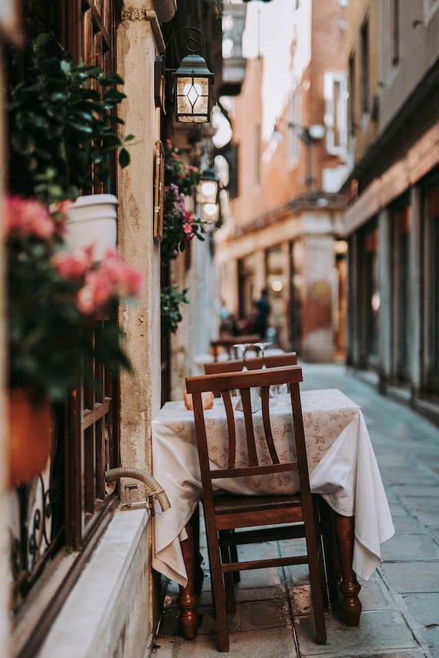 venice city break  - https://unsplash.com/it/foto/TNLXhcSO67A