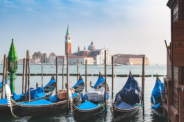 venice itinerary with kids https://unsplash.com/it/foto/1bhy8upL3cg