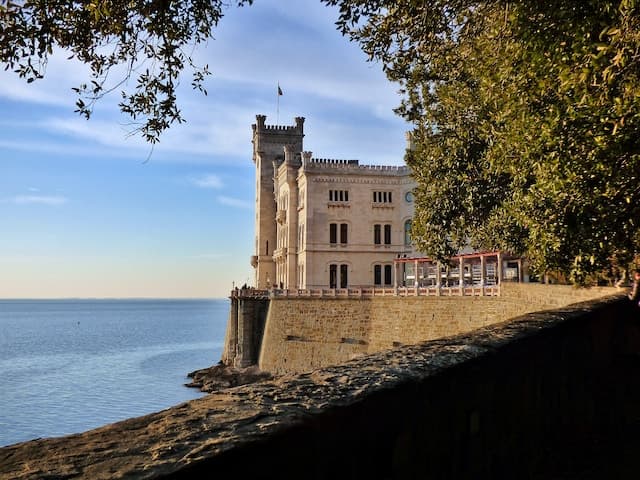 trieste - https://unsplash.com/it/foto/4bK30D2kink