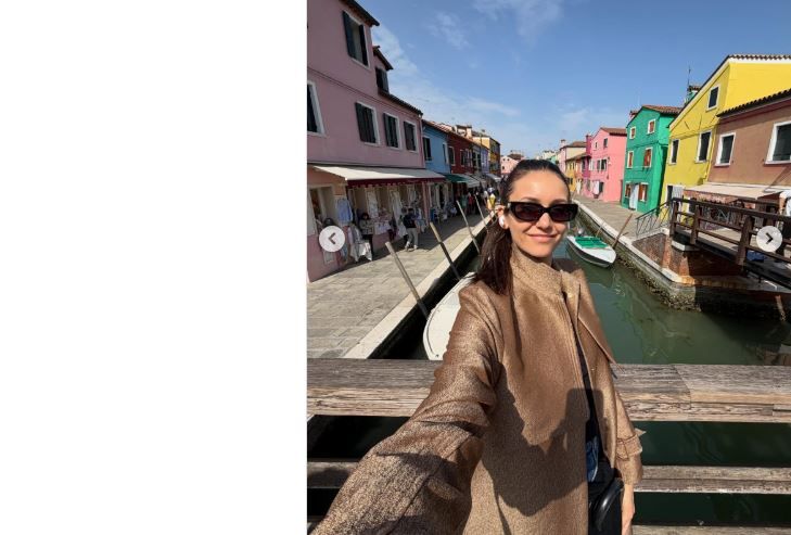 Nina Dobrev in Venice