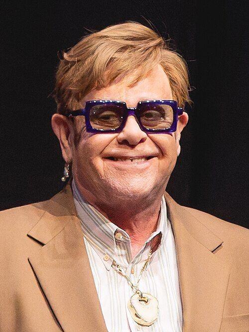Elton's Club in Venice