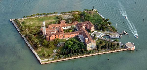 What to visit in the island of San Lazzaro degli Armeni, Venice