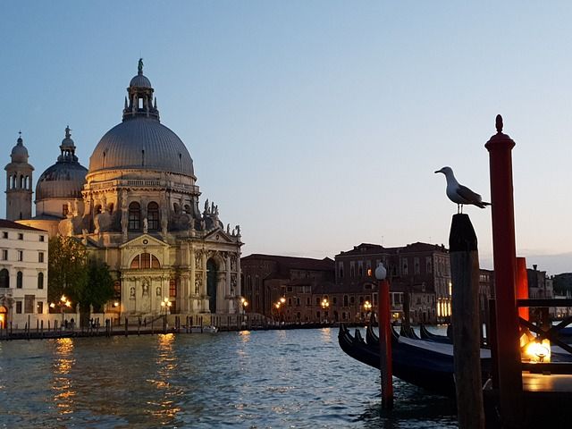 Honeymoon Venice: attractions, tips and things to know