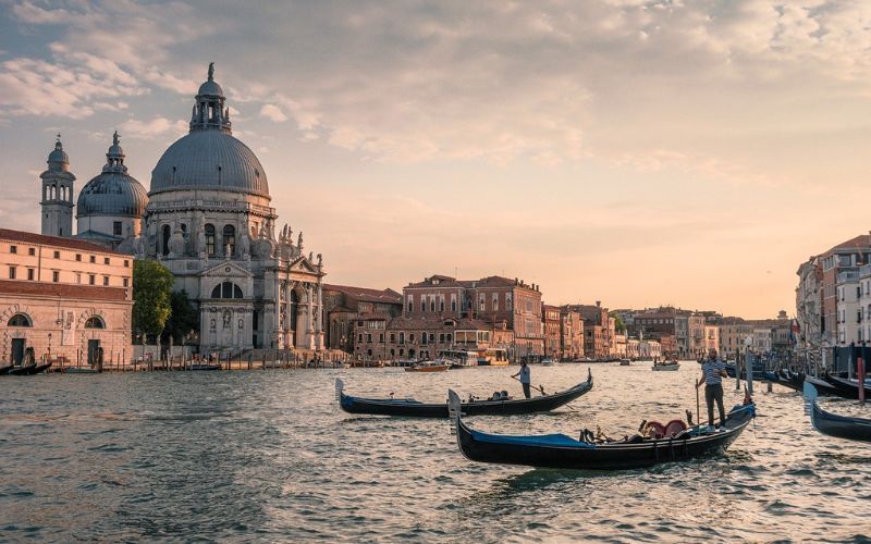 Venice Travel Guide