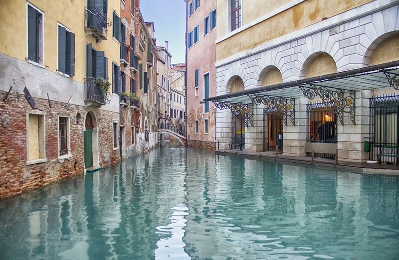 Parking in Venice: Your Ultimate Guide to Navigating the City of Bridges