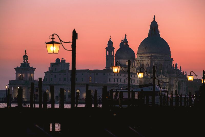 A great painter portrays the architecture of Venice in his paintings