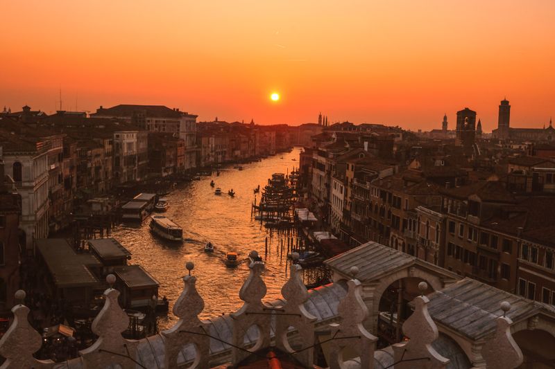 Where to watch the sunset Venice November: discover the best places in autumn