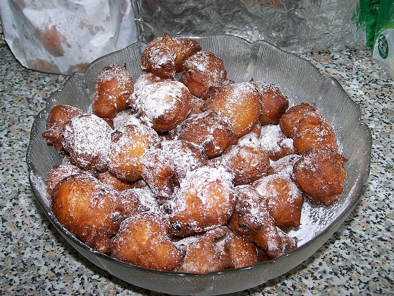Venetian fritole: the dessert of the Venice Carnival