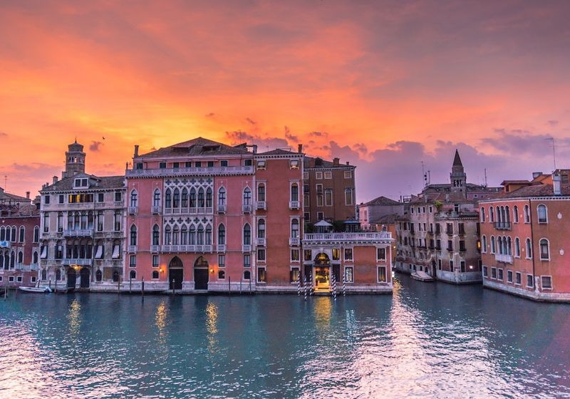 Change of Residence in Venice: A complete guide