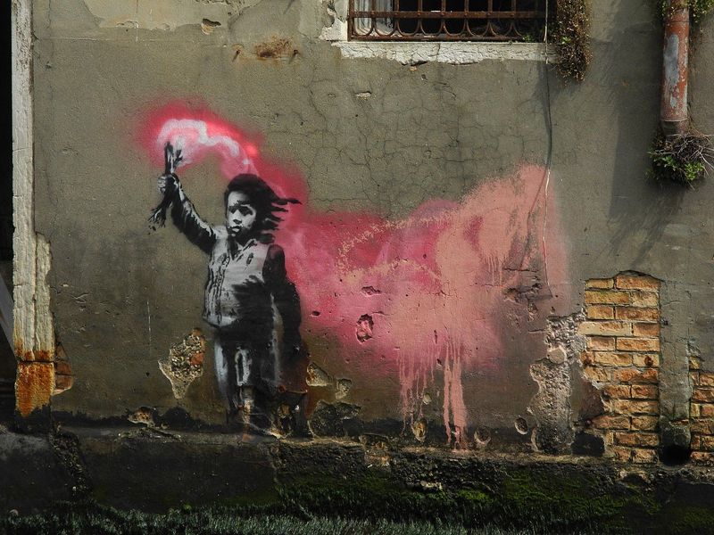 Banca Ifis buys the palace in Venice where banksy painted the migrant child